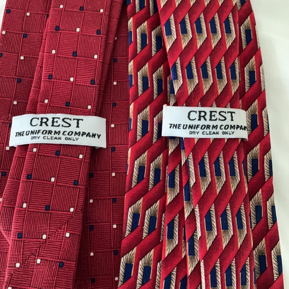 Red poly pattern ties - Picture 4 of 4